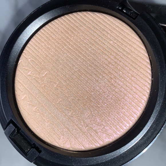 SHOW GOLD Extra Dimension Skinfinish MAC Highlighter - Picture 6 of 17